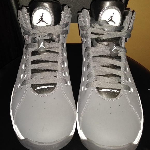 white and yellow jordan 3s